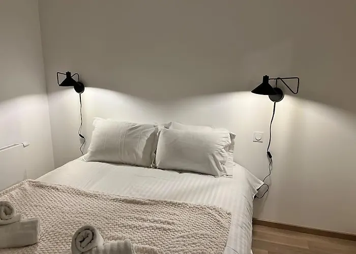 Refuge En Ville - Appart Cosy Avec Garage